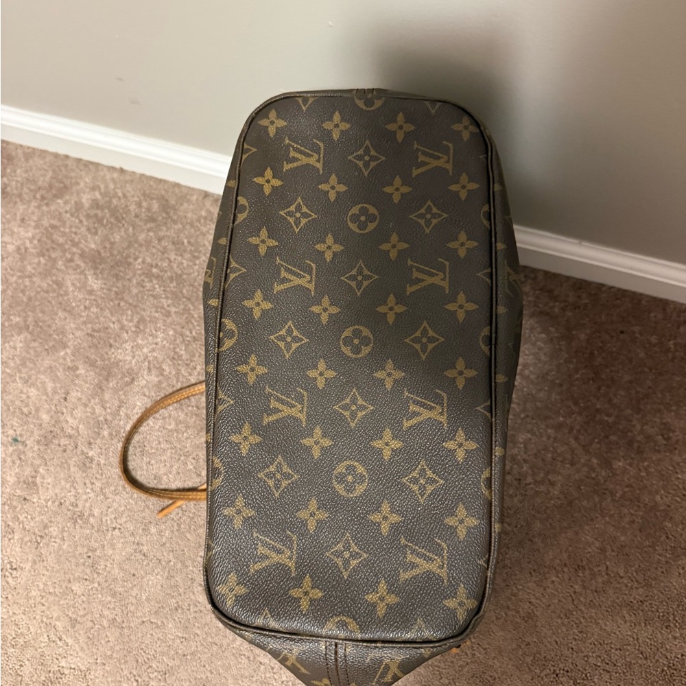 Louis Vuitton Classic Monogram Neverfull - Picture 15 of 15